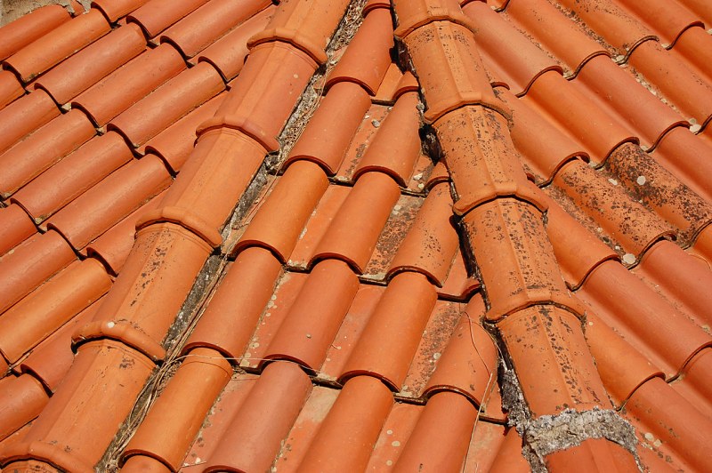 Roof made of tiles free photo