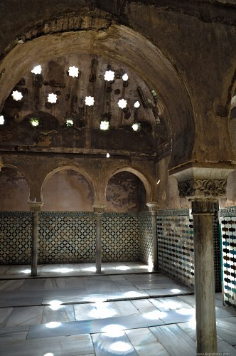 Alhambra interior skylight free photo