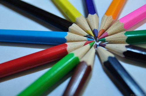 Circle of color pencils free photo