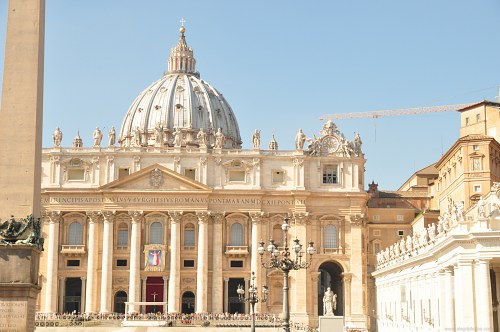 View of St Peter cathedral from Vatican free photo